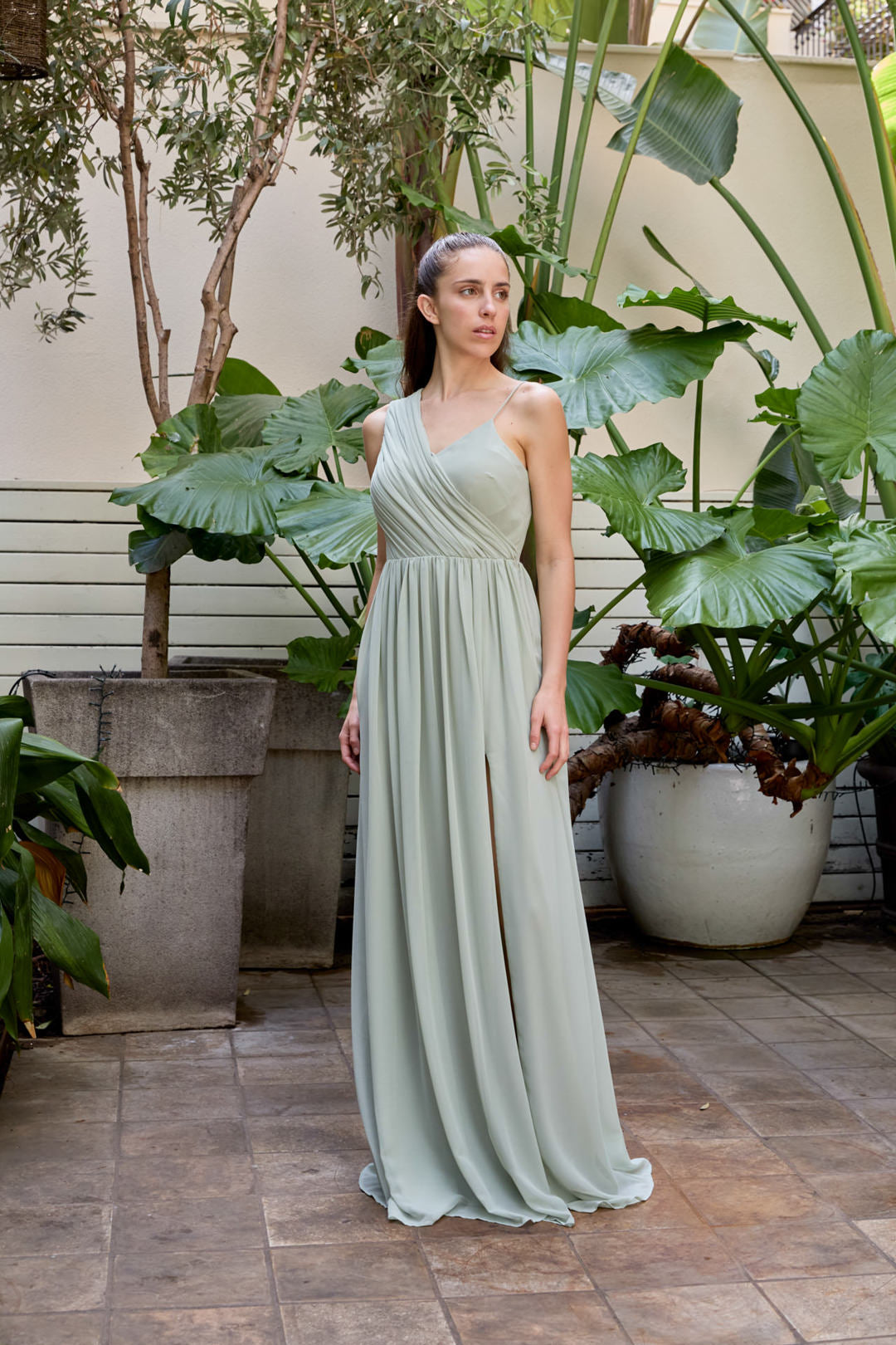 Quelle couleur de robe porter pour un mariage ? Conseils et inspirations par Alma Divina